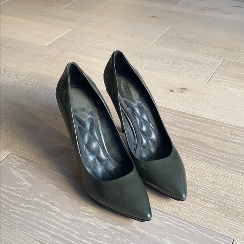 Brian Atwood Gray Pumps